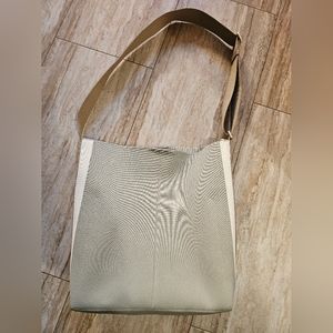 Rothys the bucket bag large